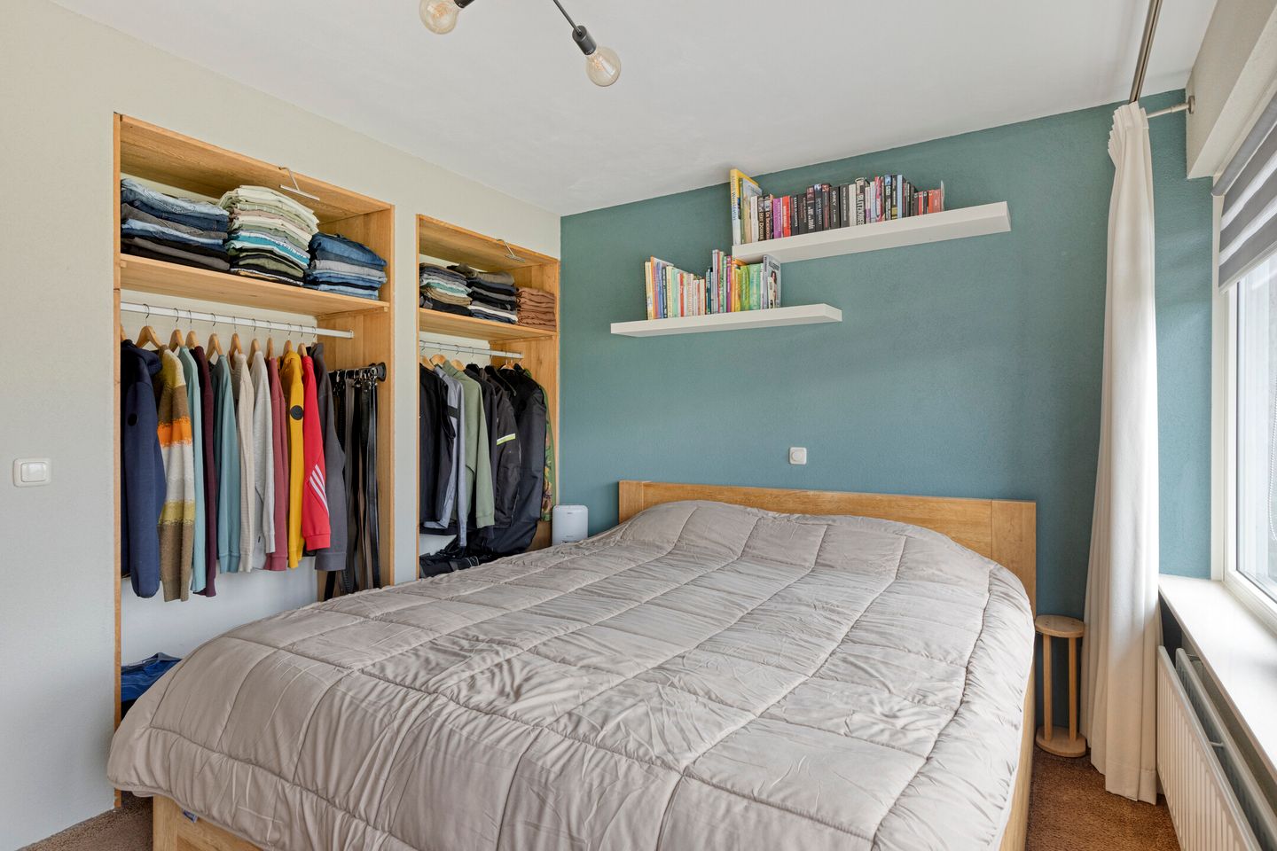Modernized Corner House with 4 Bedrooms and West-Facing Garden — 19