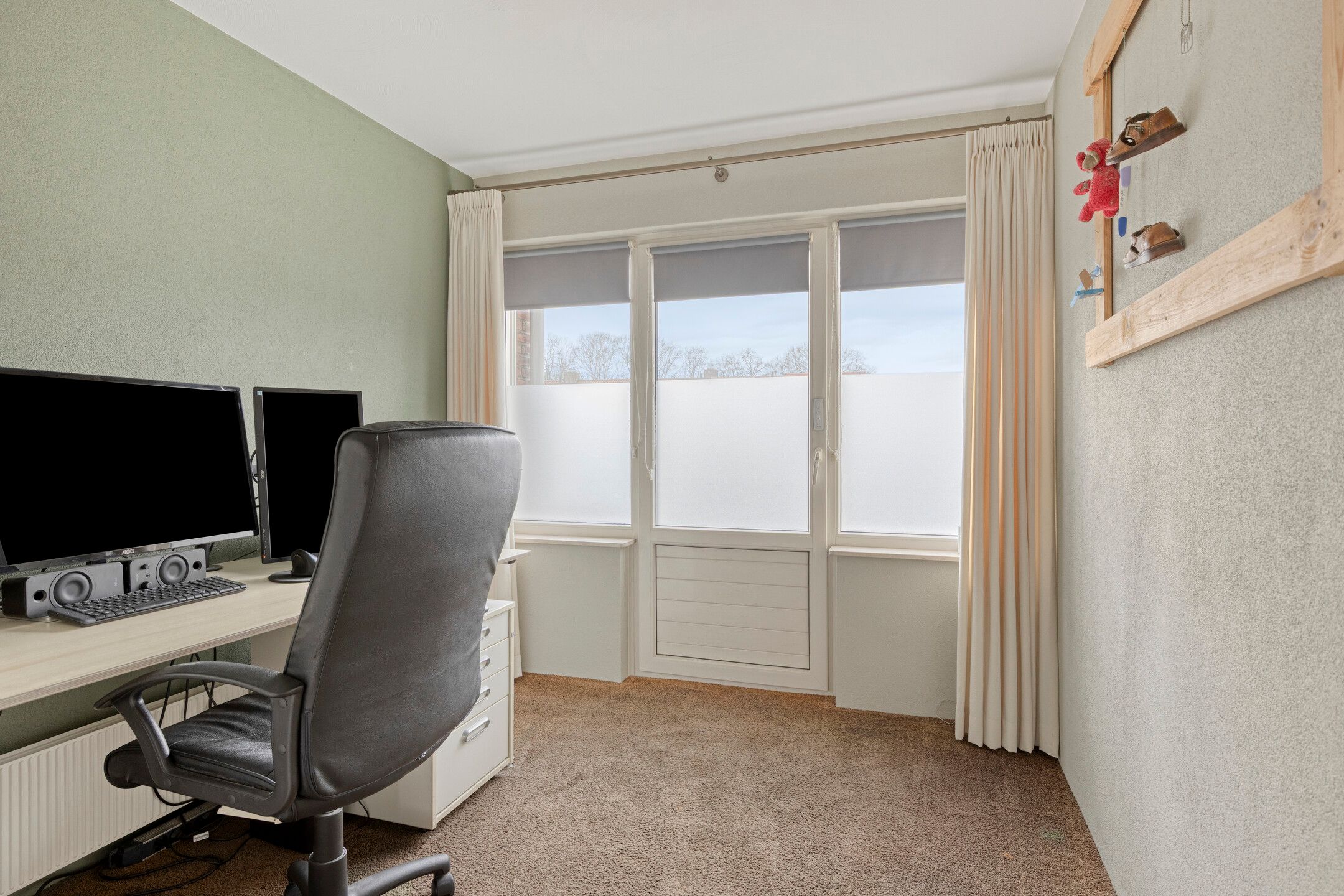 Modernized Corner House with 4 Bedrooms and West-Facing Garden — 26