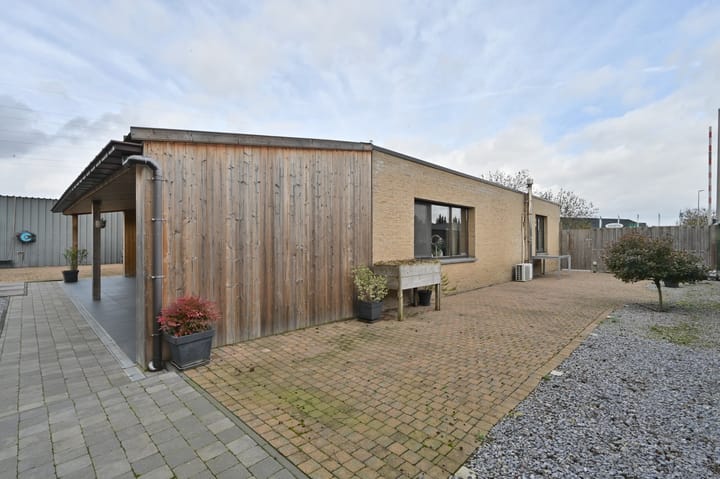 Foto 2 van Bedrijfsweg 3