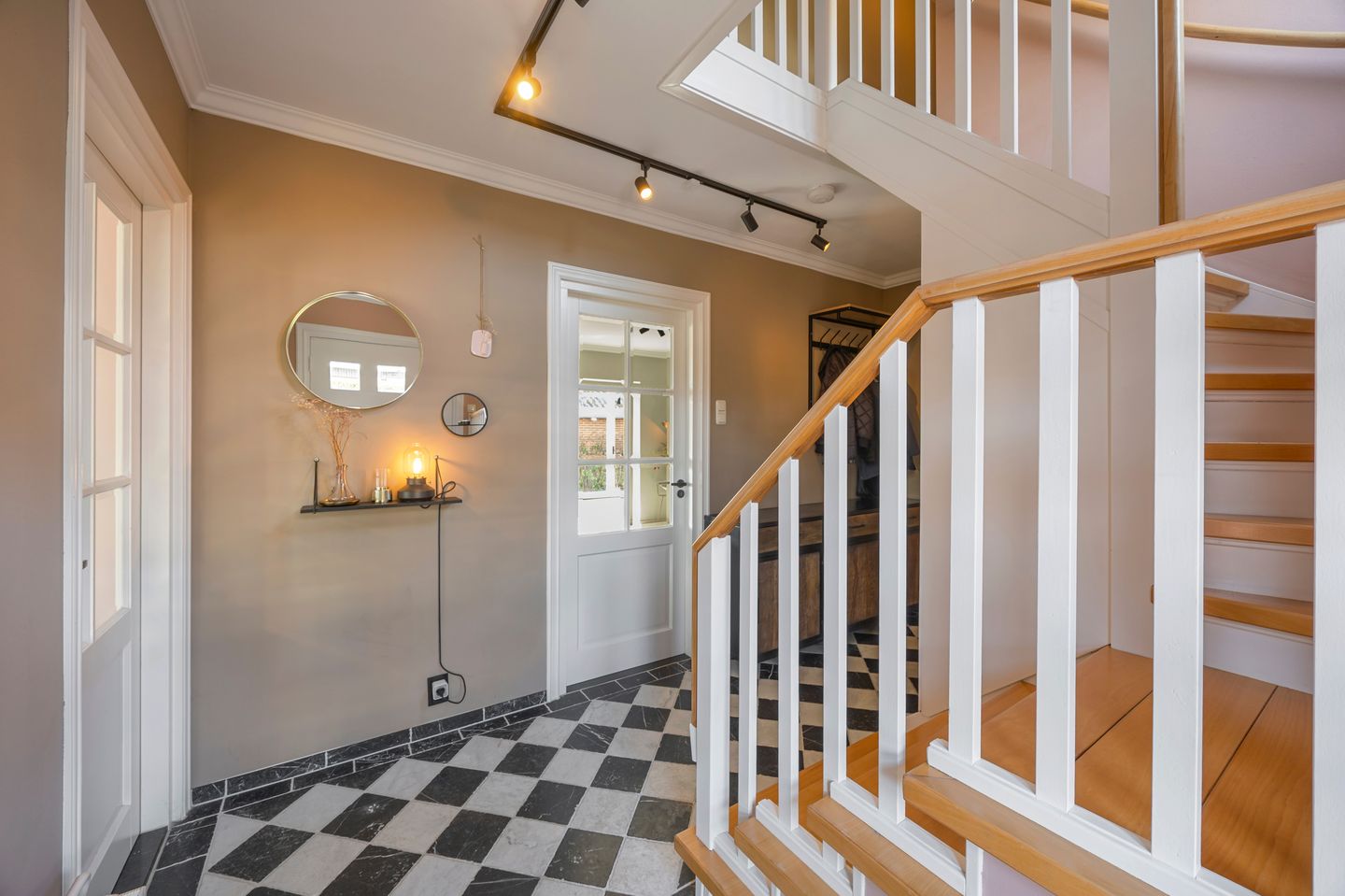 Foto 10 van Emmastraat 15