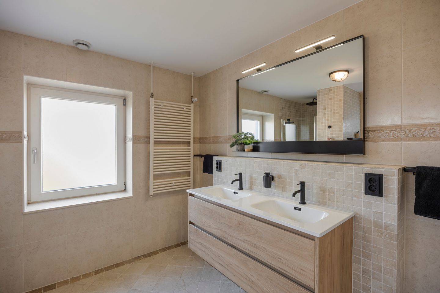 Foto 50 van Emmastraat 15