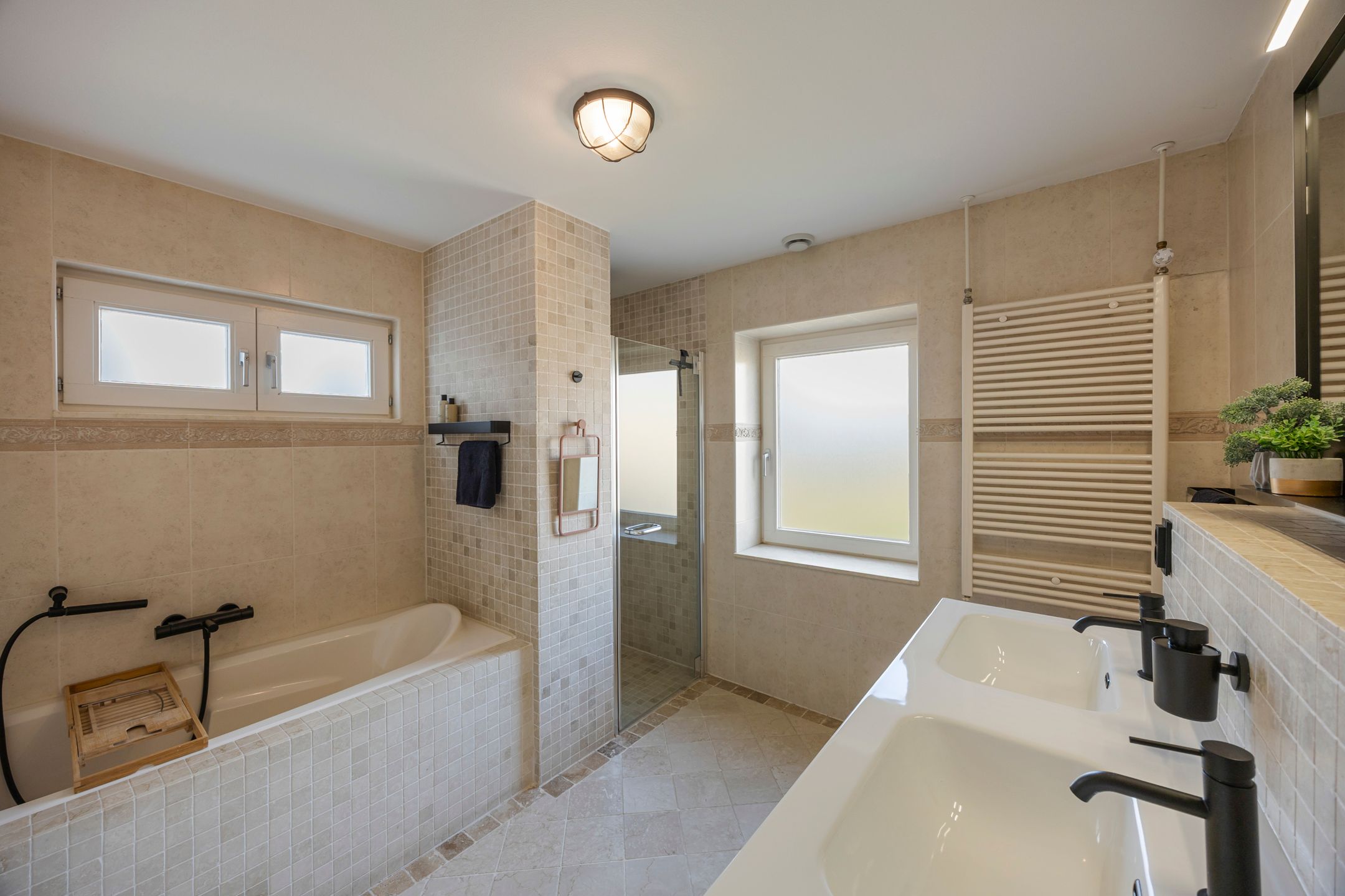 Foto 48 van Emmastraat 15