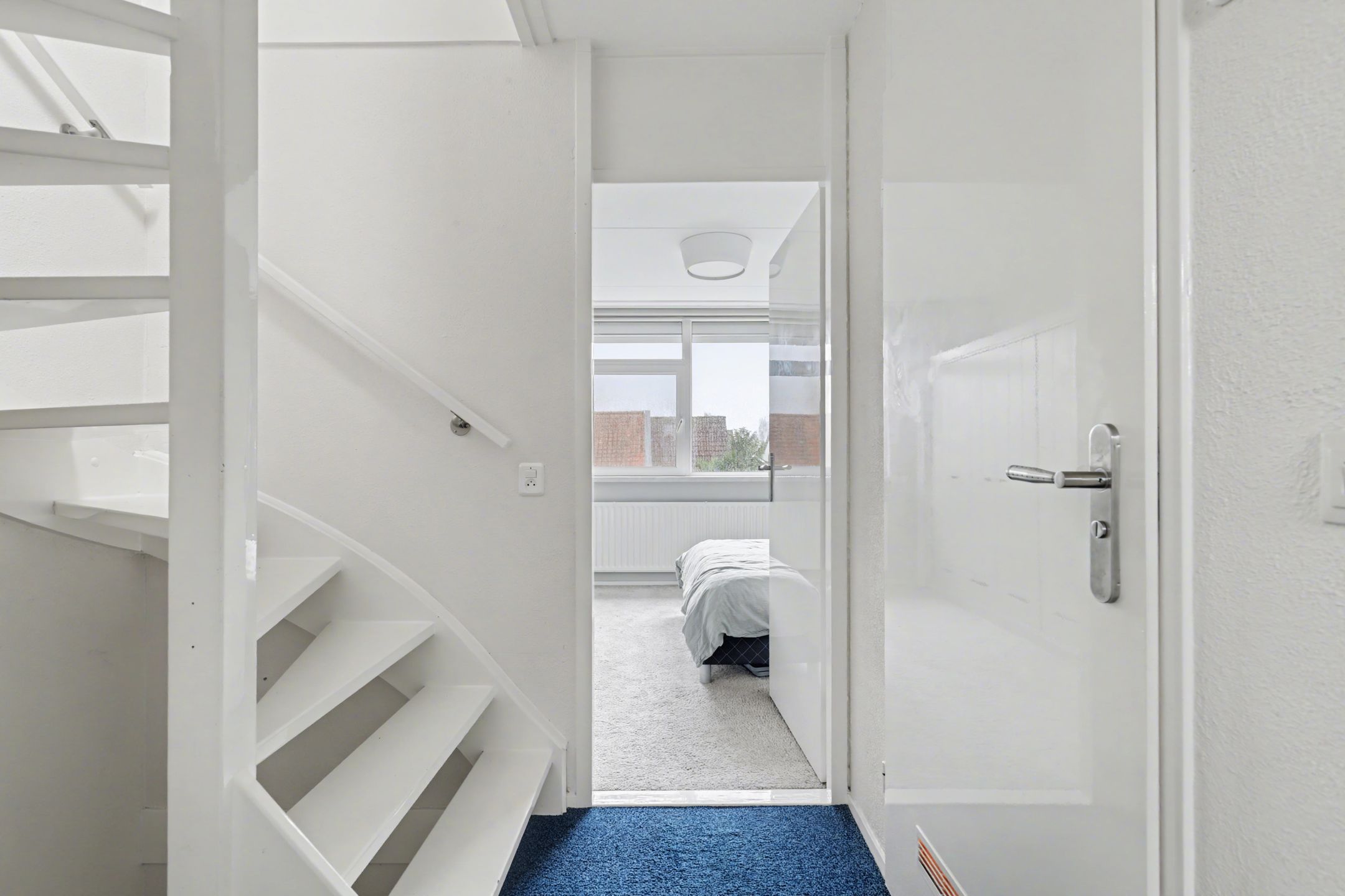 Well-maintained terraced home in Strijen center with veranda and harbor view — 18
