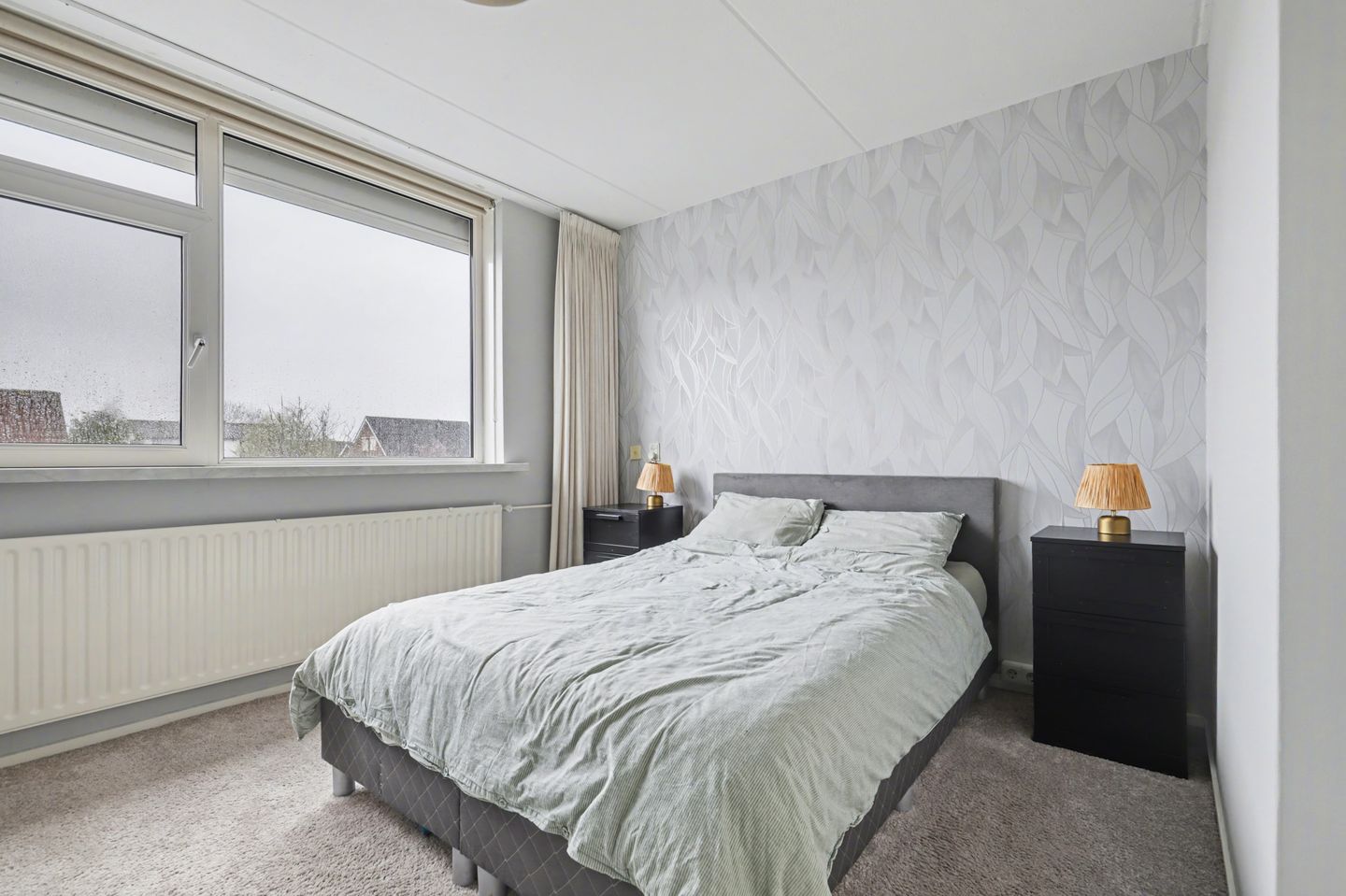 Well-maintained terraced home in Strijen center with veranda and harbor view — 20