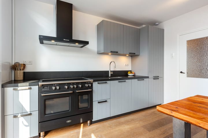 Photo 5 of Donker Curtiusstraat 8