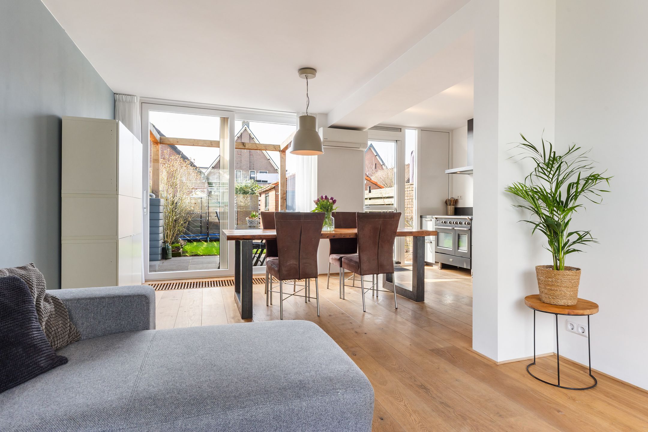 Foto 9 van Donker Curtiusstraat 8