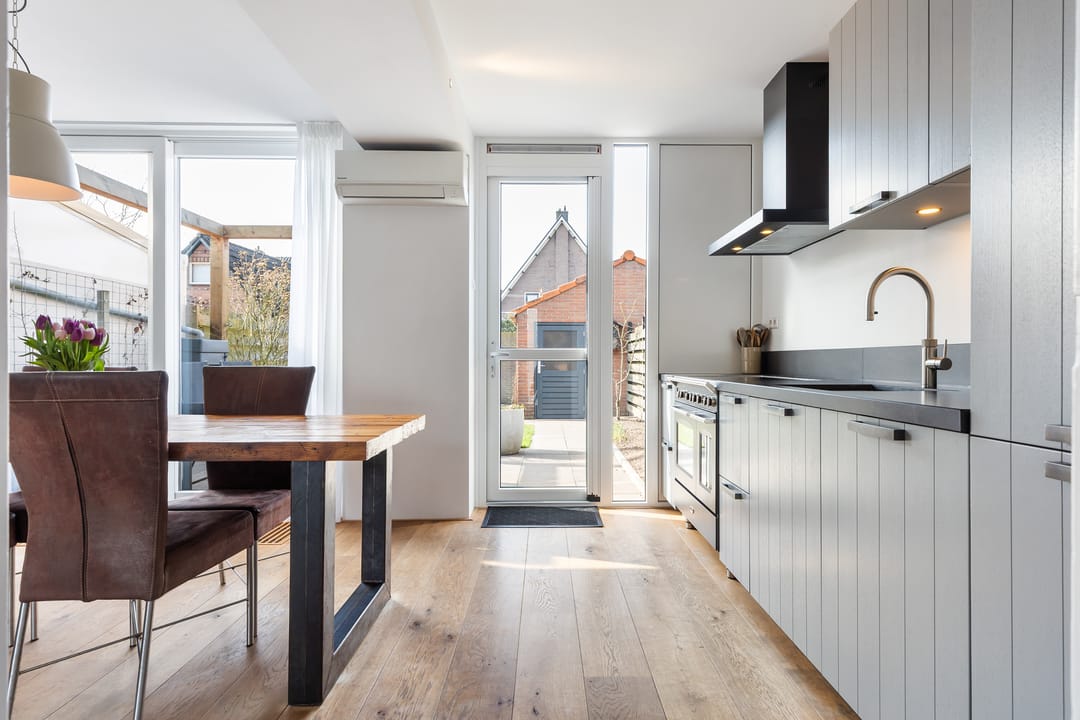 Foto 11 van Donker Curtiusstraat 8