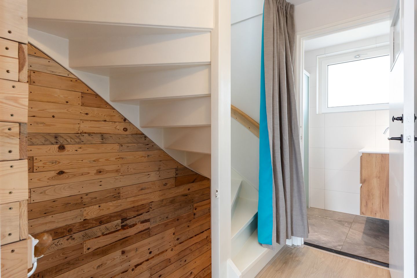 Foto 20 van Donker Curtiusstraat 8