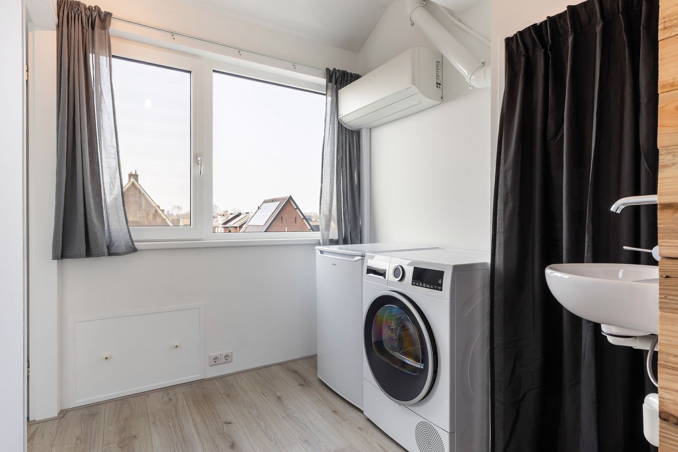 Foto 30 van Donker Curtiusstraat 8