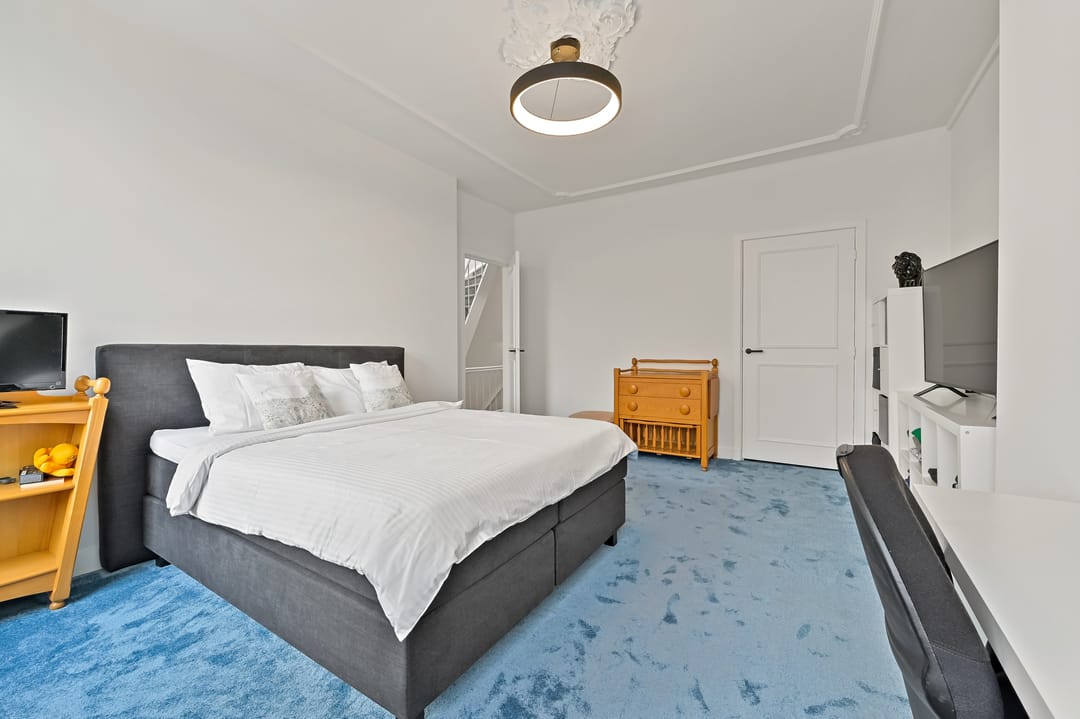 Fully Renovated Monumental Townhouse with Lift in Benoordenhout — 58