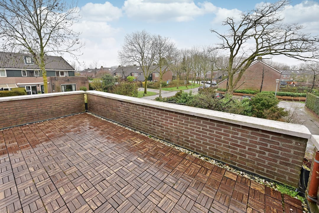Spacious extended family home with garage in Blaricum — 13