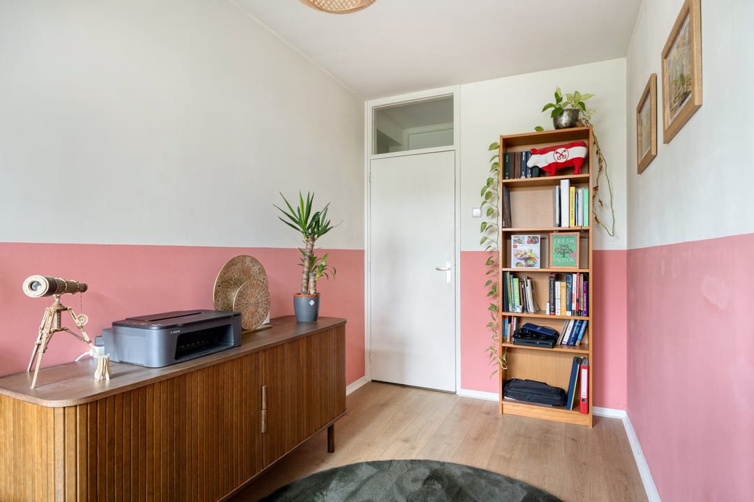 Spacious 4-Room Apartment with Balcony in Leiden Boshuizen — 28