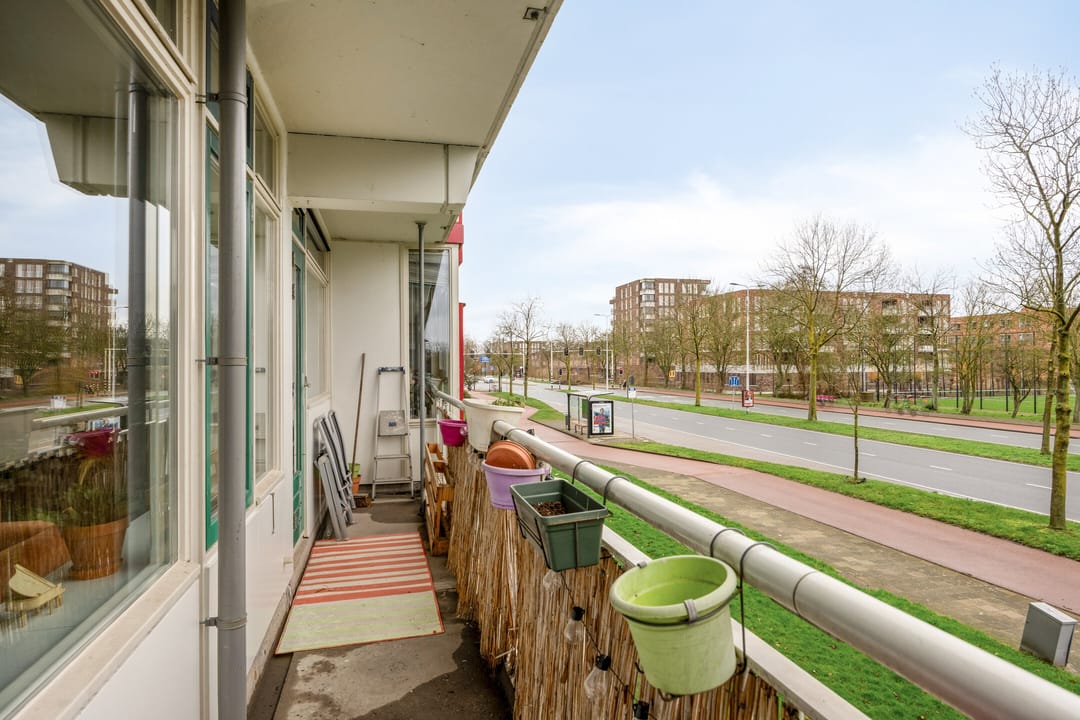 Spacious 4-Room Apartment with Balcony in Leiden Boshuizen — 13