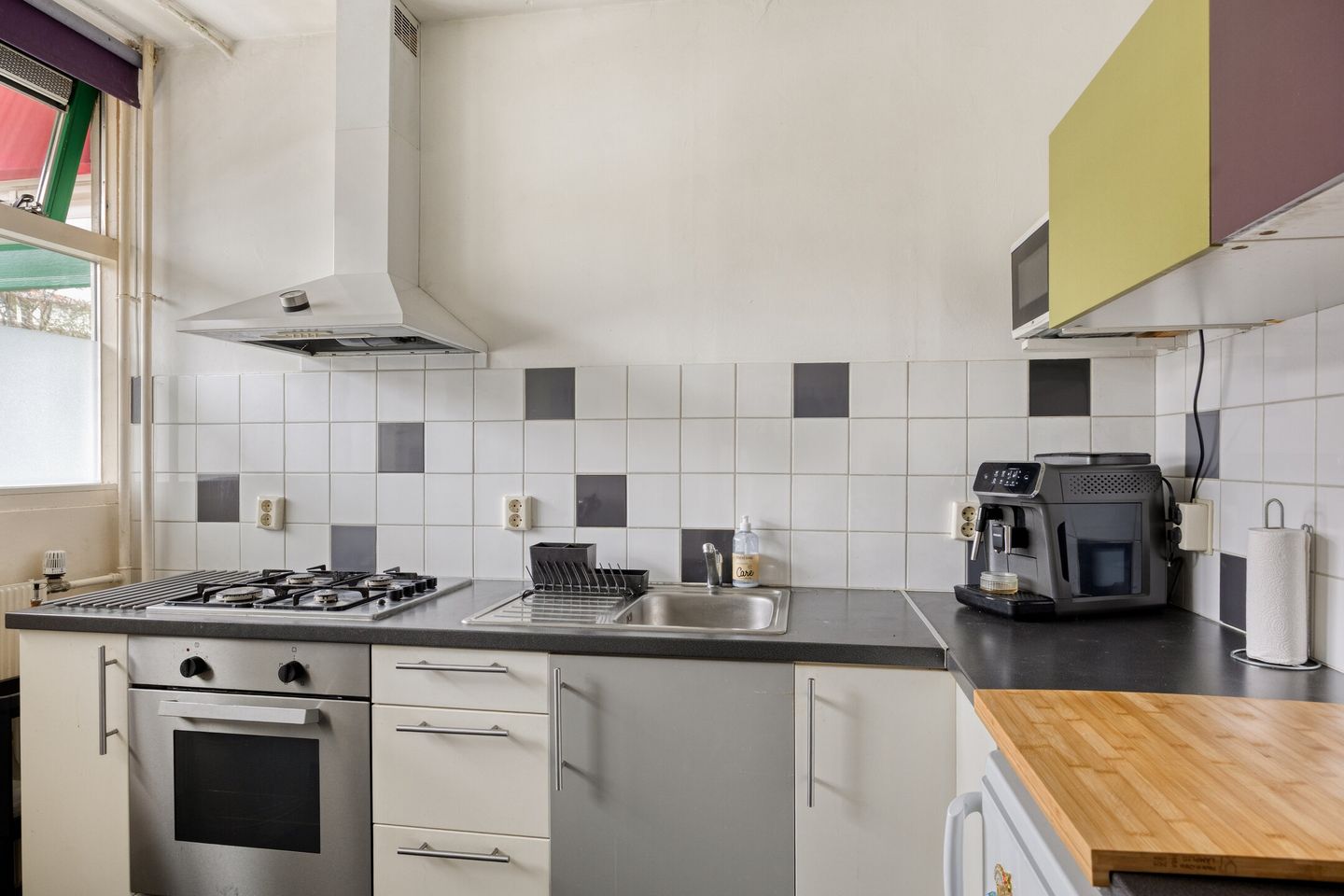 Spacious 4-Room Apartment with Balcony in Leiden Boshuizen — 19