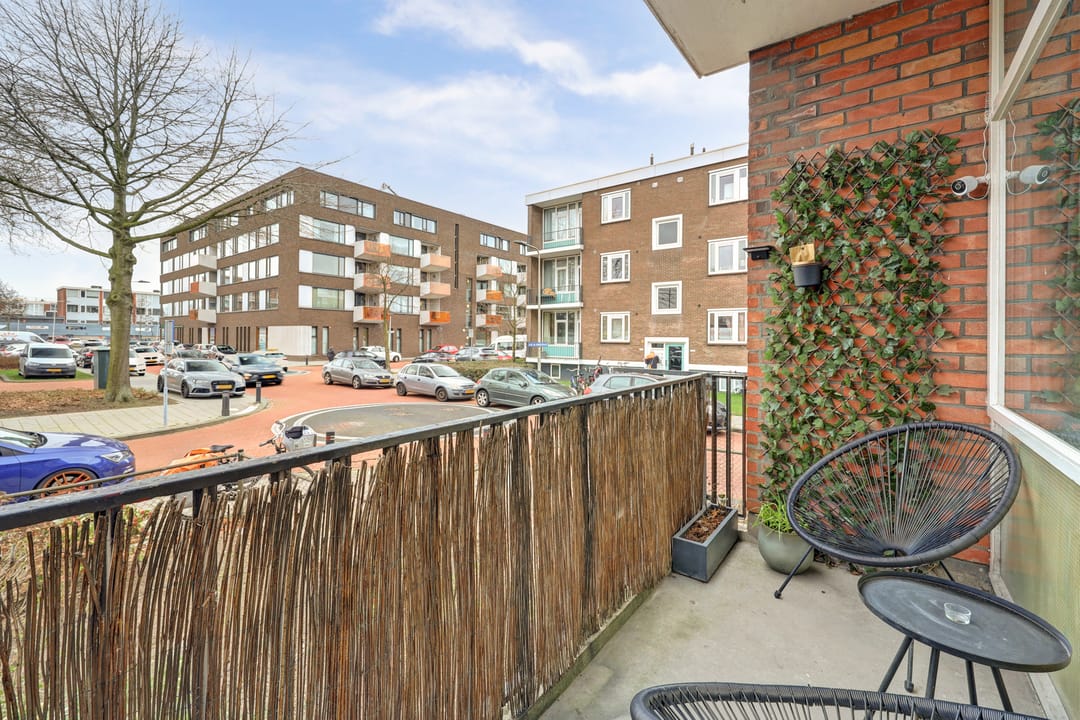 Charming three room corner apartment with balcony on a top location — 22