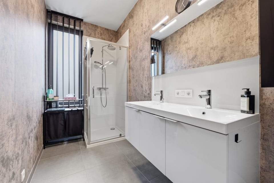 Move-in Ready Apartment with Large Private Garden and Garage in Hoeselt — 19