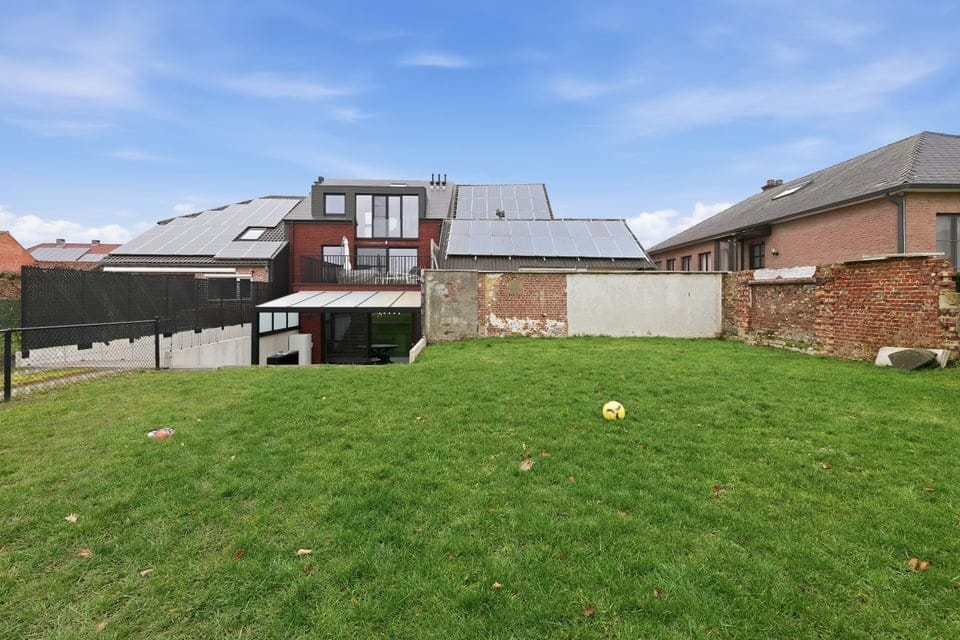 Move-in Ready Apartment with Large Private Garden and Garage in Hoeselt — 14