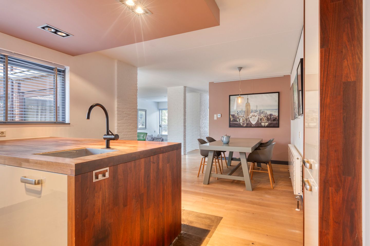 Foto 10 van Middelmeet 45