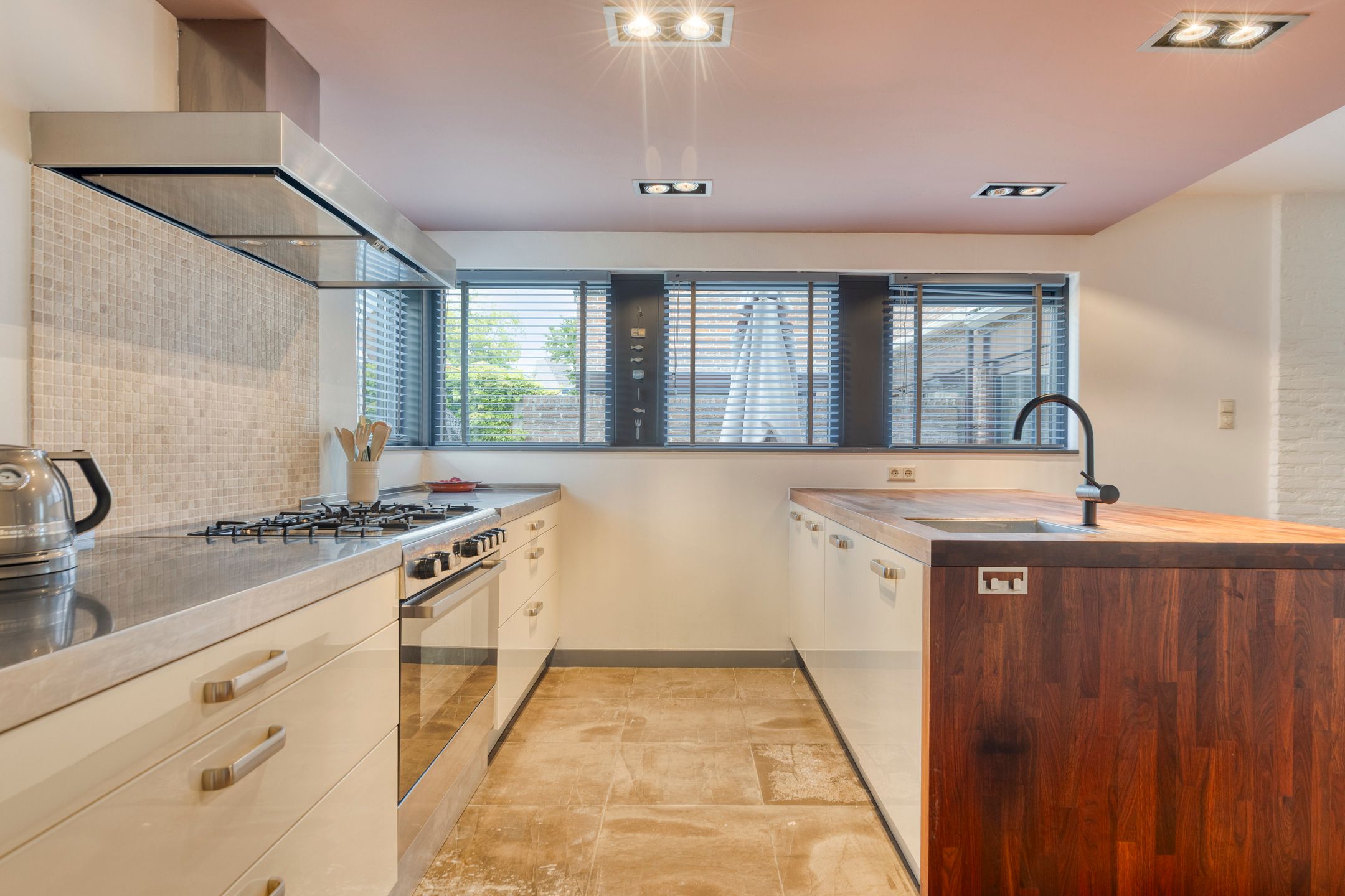 Foto 9 van Middelmeet 45