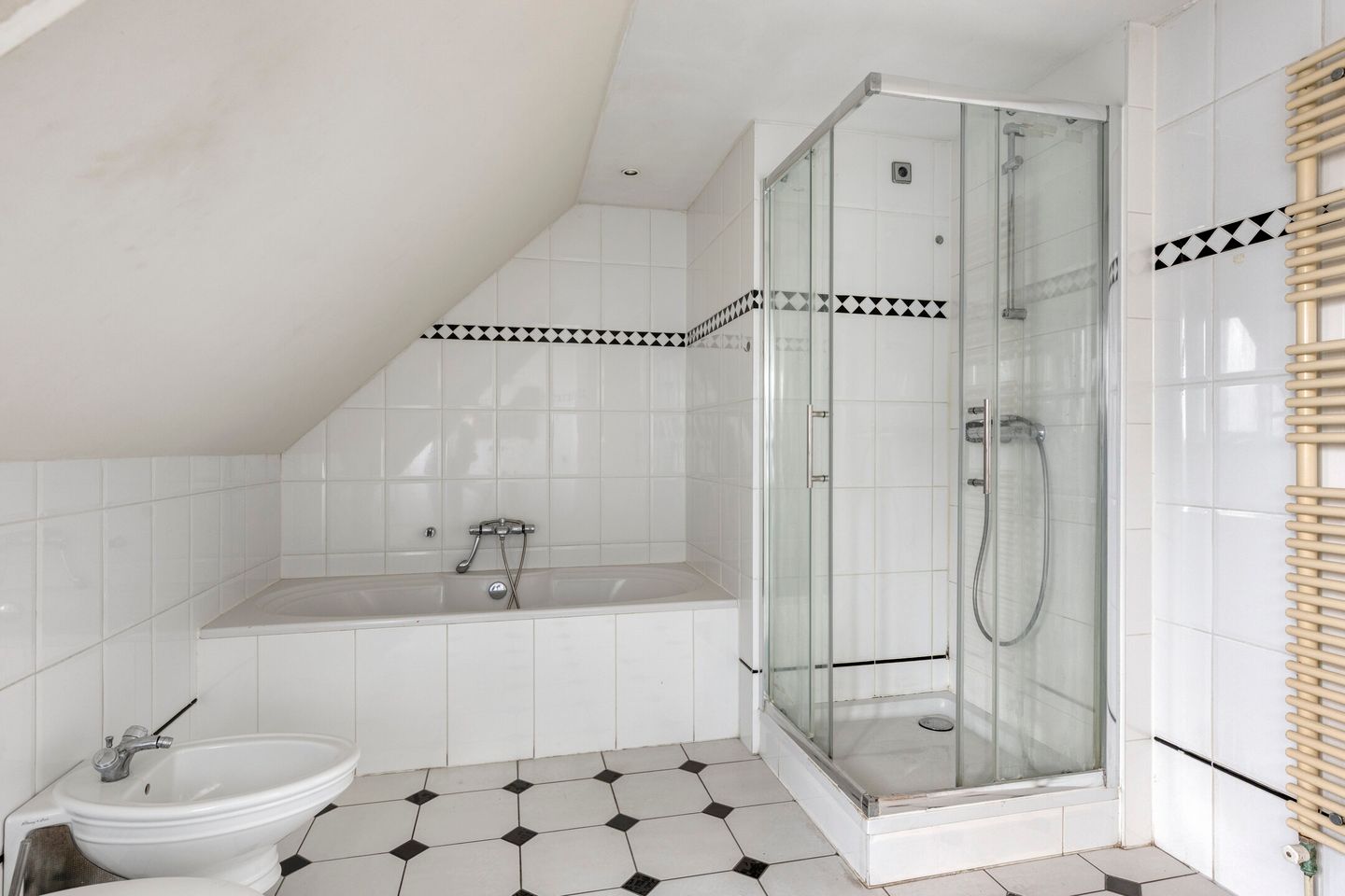 Photo 35 of Rechterstraat 40