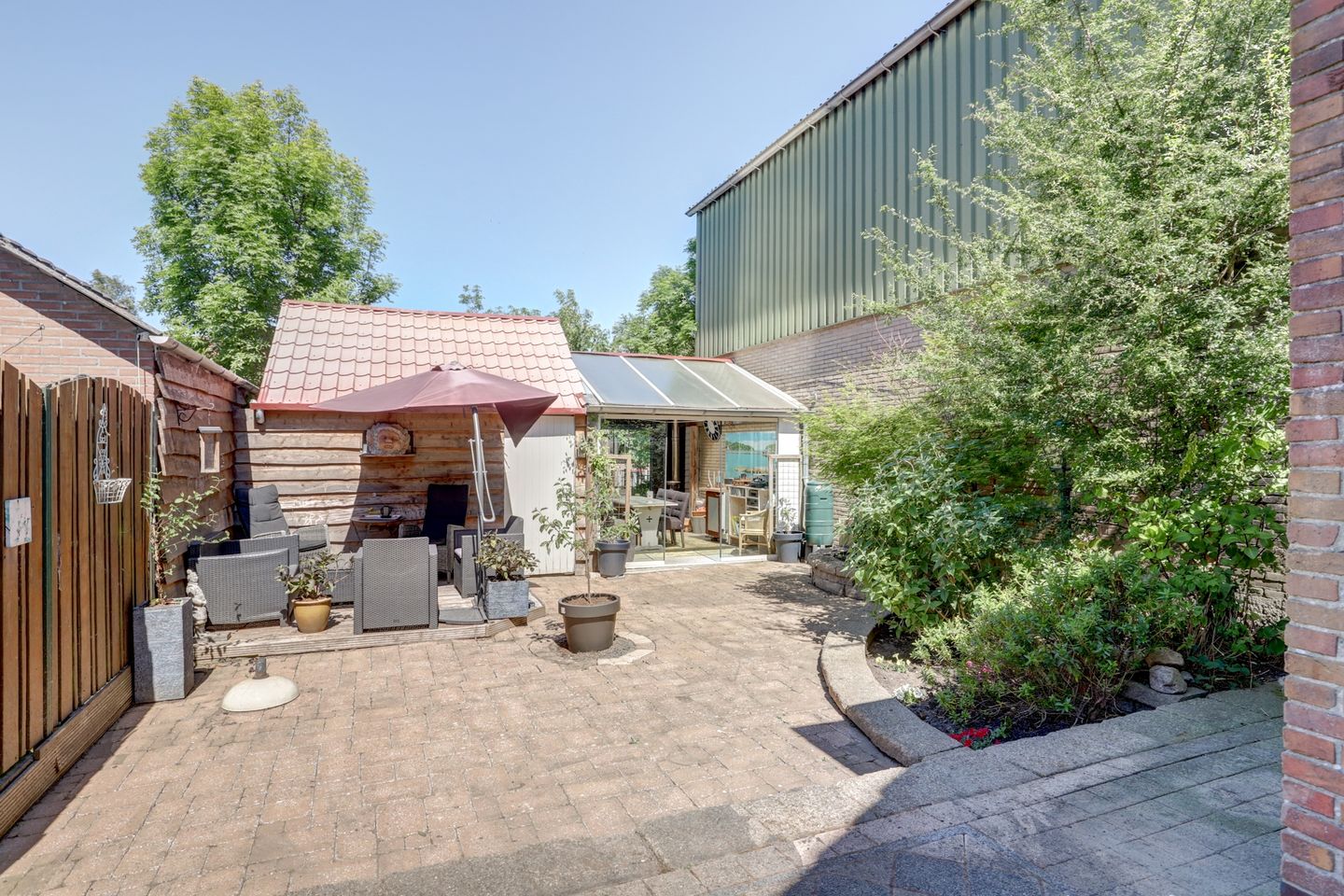 Detached house with character and comfort on the water in Lutjebroek — 29