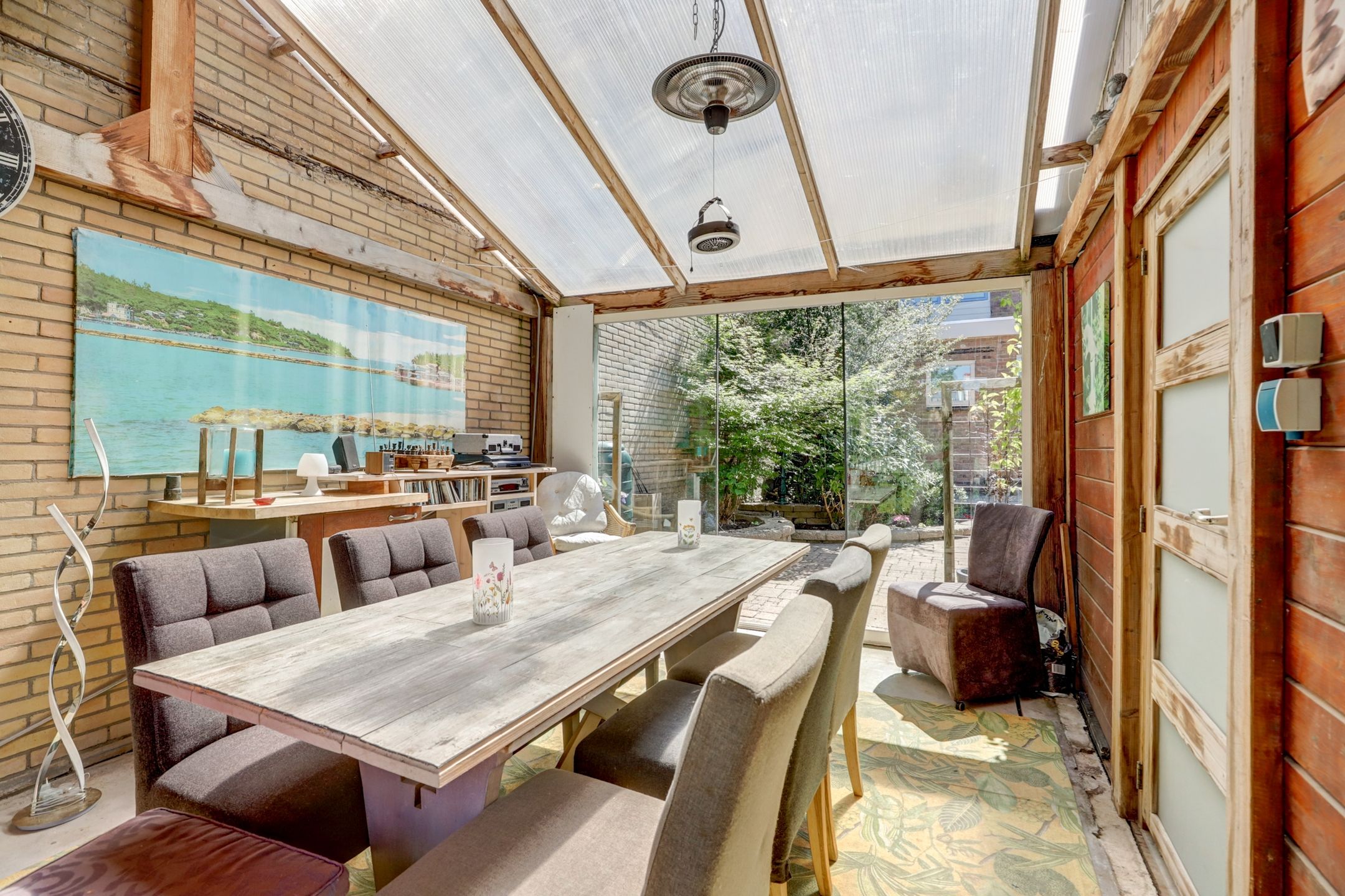 Detached house with character and comfort on the water in Lutjebroek — 33