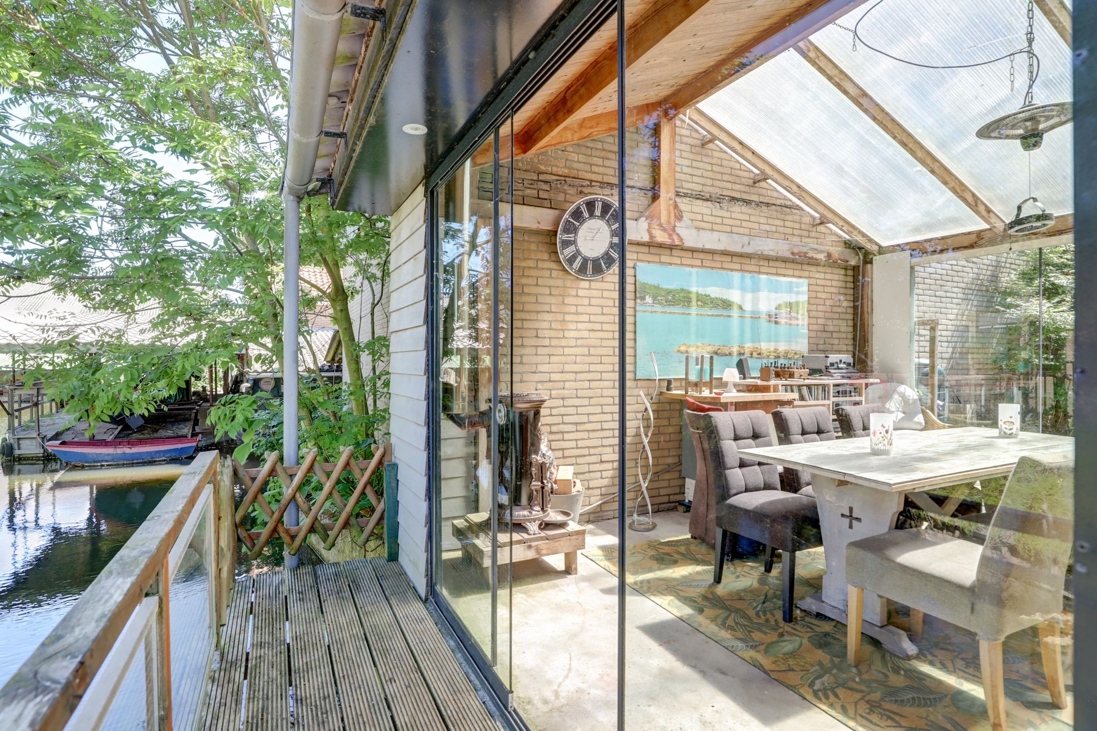 Detached house with character and comfort on the water in Lutjebroek — 36