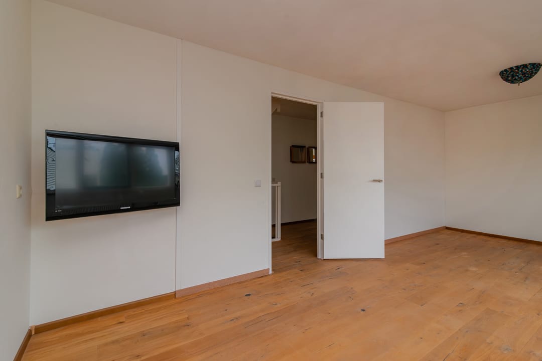 Spacious Family Home with Water View and Roof Terrace in Amsterdam De Aker — 22