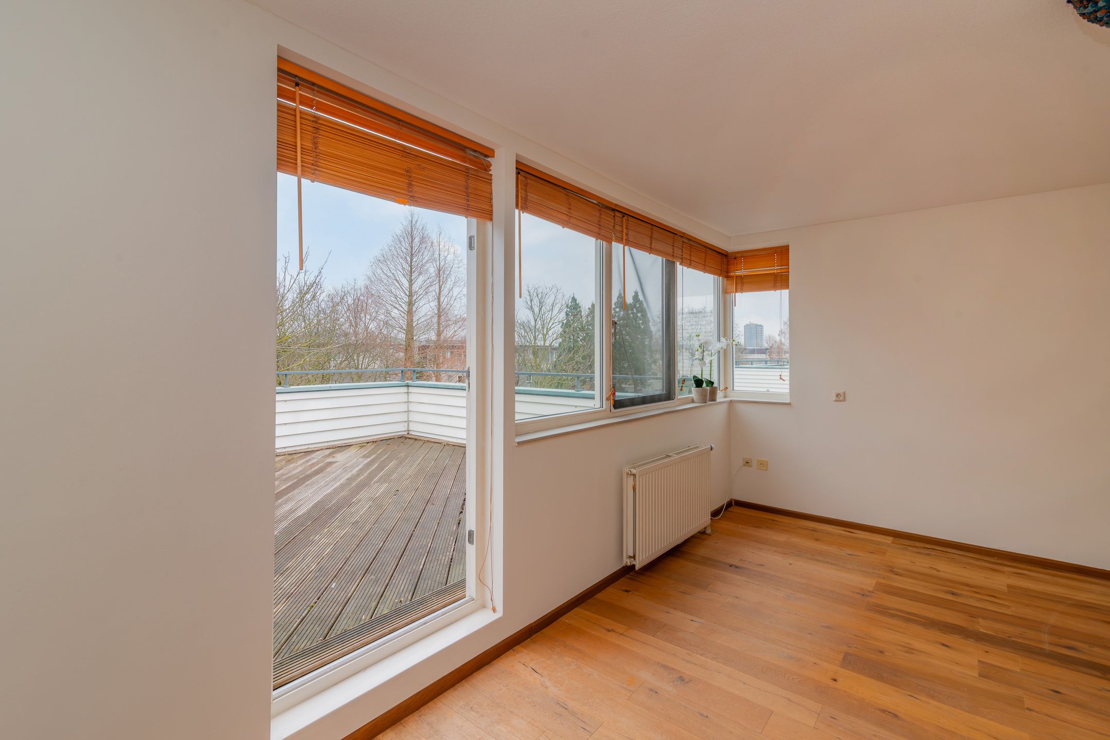 Spacious Family Home with Water View and Roof Terrace in Amsterdam De Aker — 26