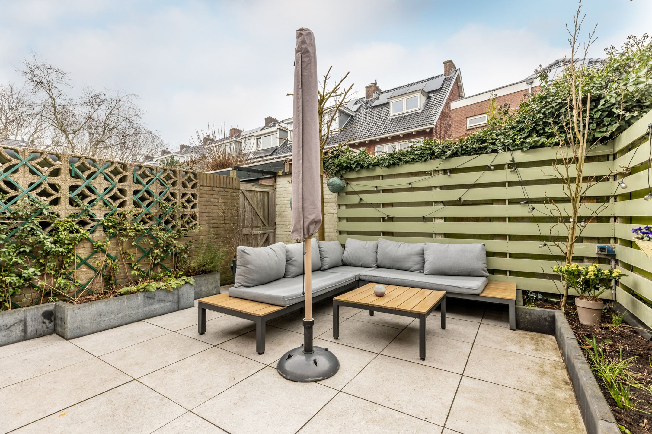 Atmospheric Extended 1930s Family Home with Sunny Garden in Haarlem — 27