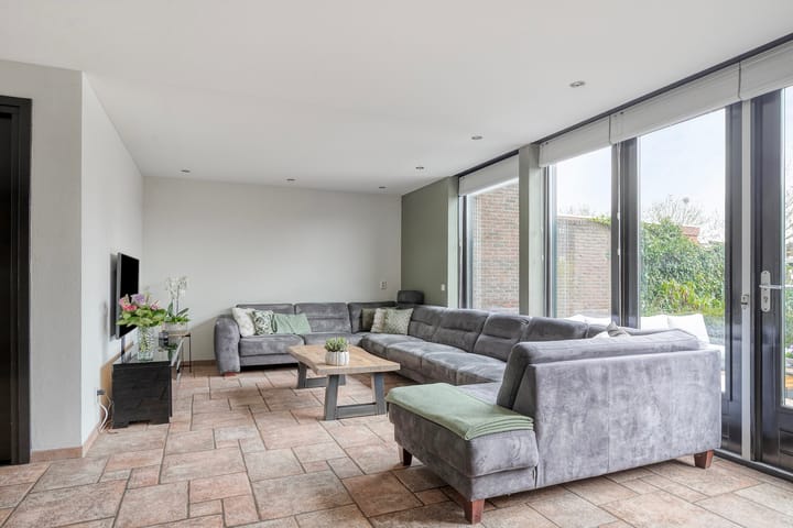 Photo 4 of Voorsteven 18