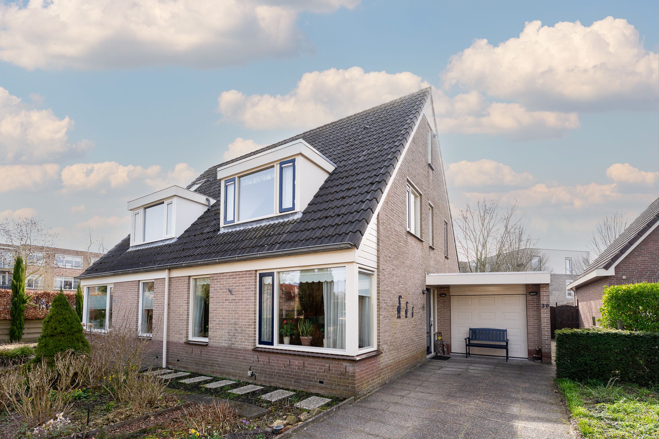 Buying a house in The Netherlands., Raadhuisplein 36