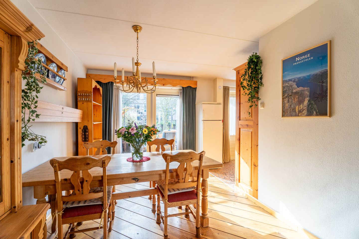 Photo 10 of Raadhuisplein 36