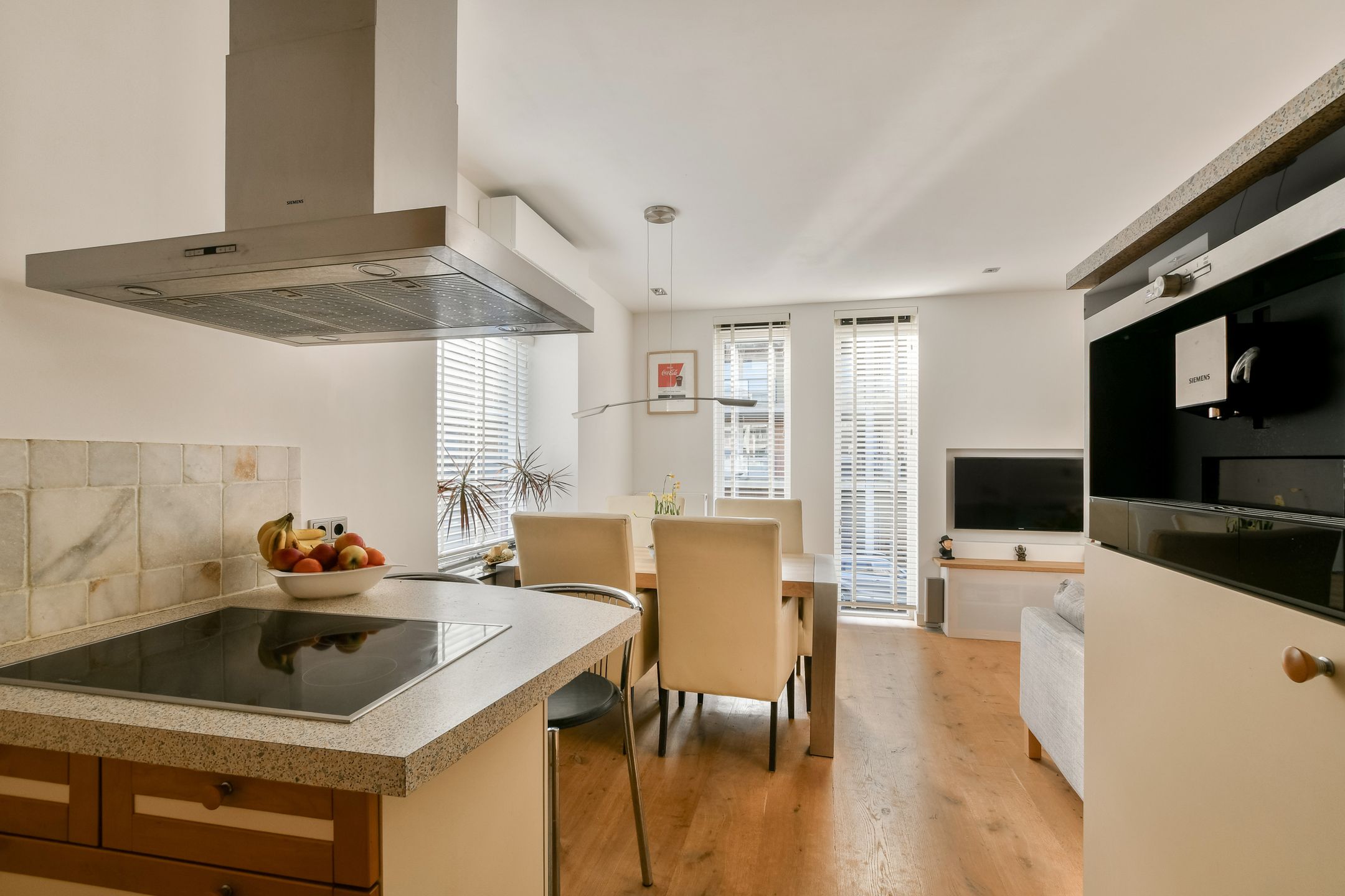 Foto 9 van Edward Masseystraat 1