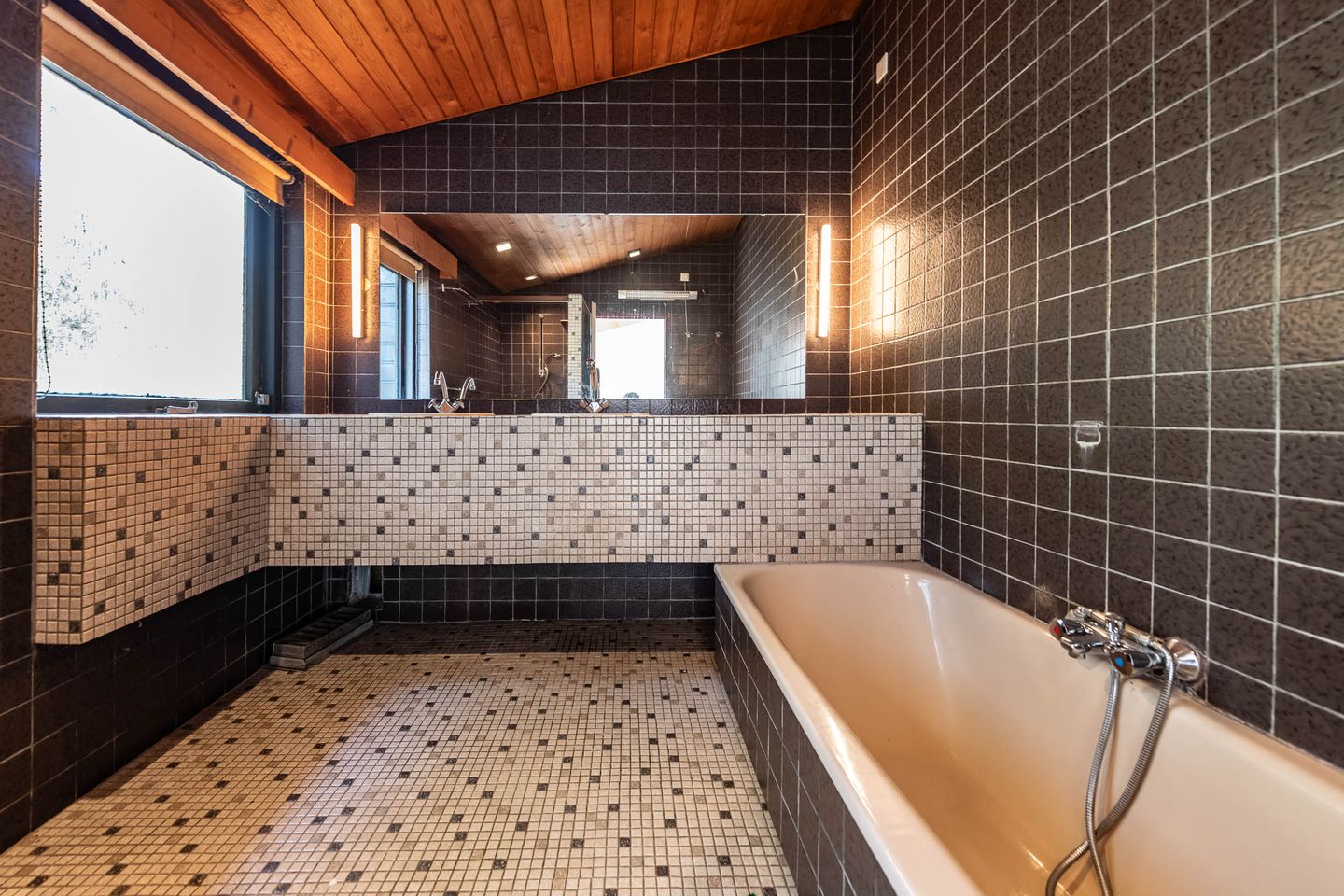 Detached Villa with Renovation Potential in Park Duin en Daal — 27