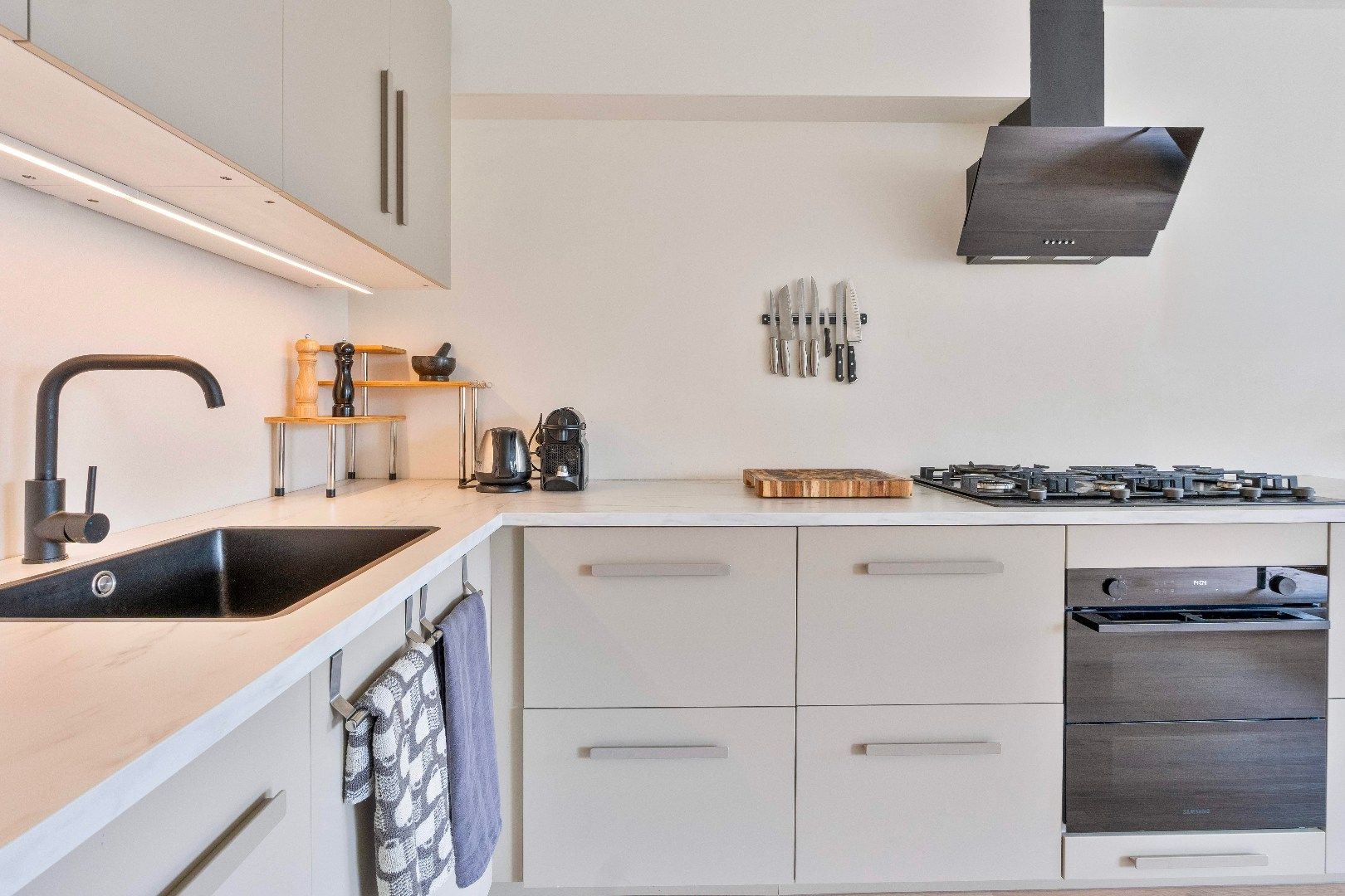 Foto 12 van Monseigneur Nolensplein 41-D