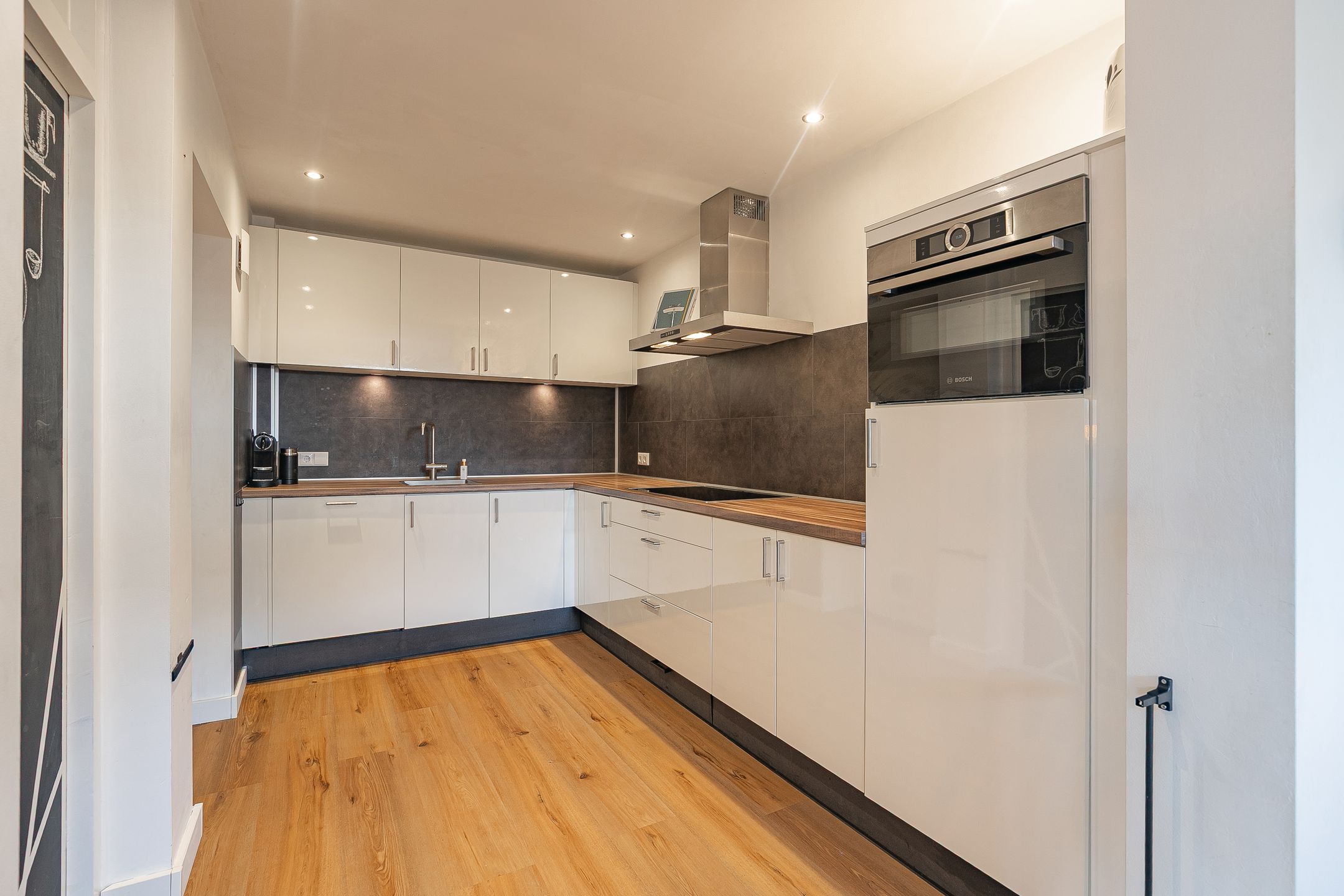 Photo 6 of De Hoof 9