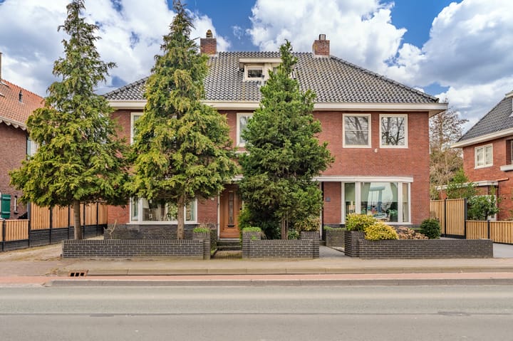 Twee-onder-één-kap te koop: Wilhelminasingel 22, Winschoten