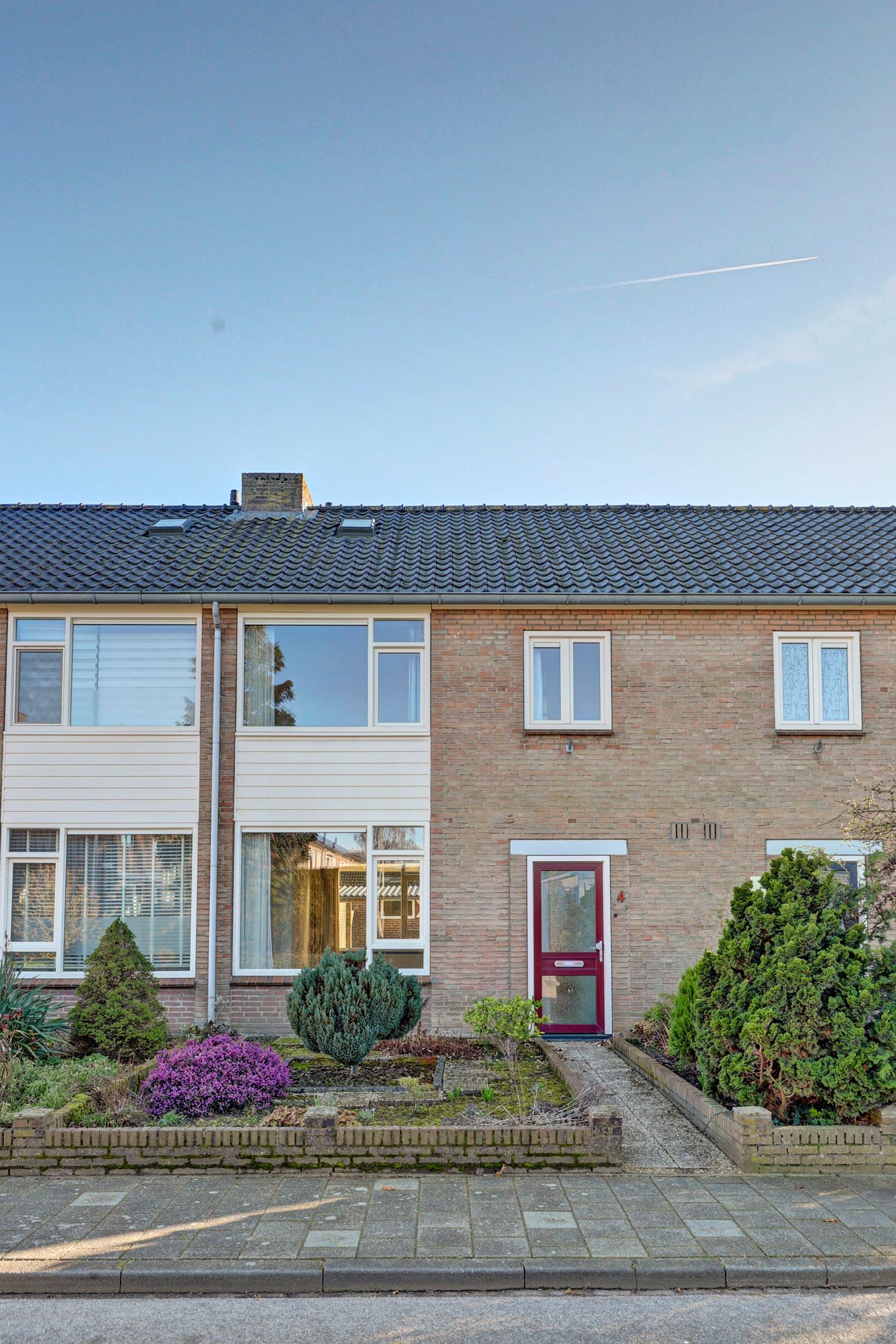 Charming Family Home with South-Facing Garden in Heumen — 51