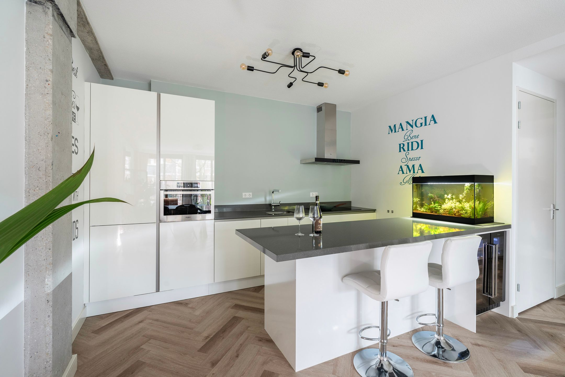 Foto 12 van Van Vollenhovenstraat 3-333