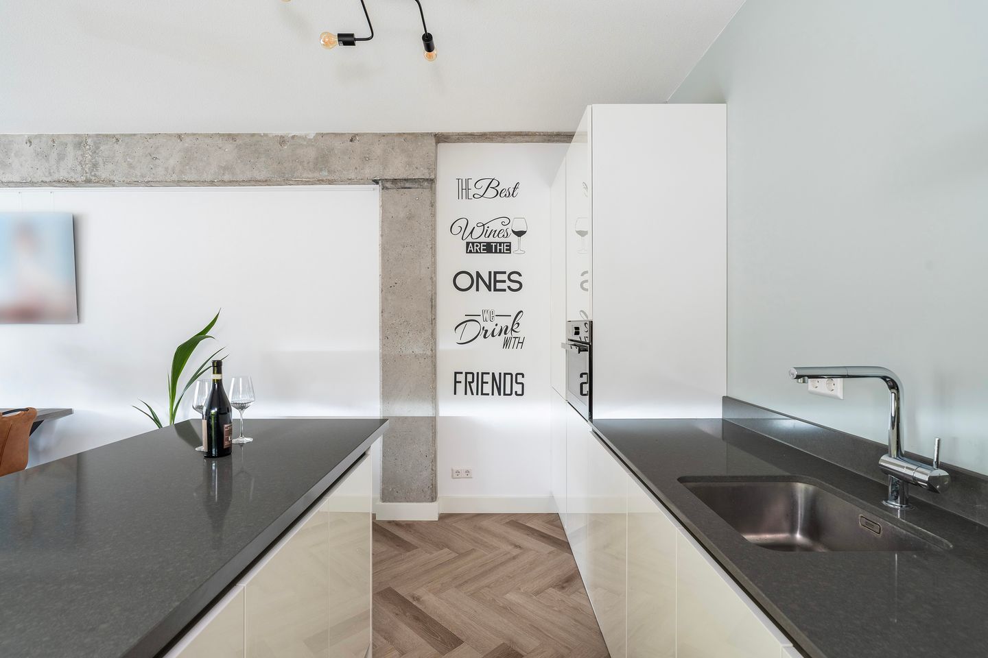 Foto 14 van Van Vollenhovenstraat 3-333