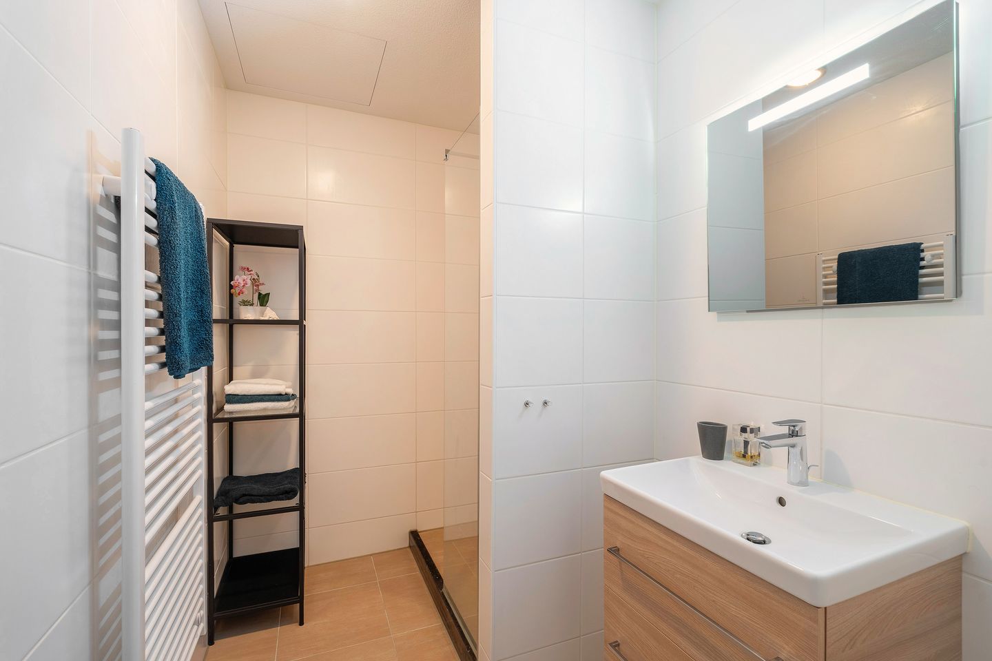 Foto 20 van Van Vollenhovenstraat 3-333