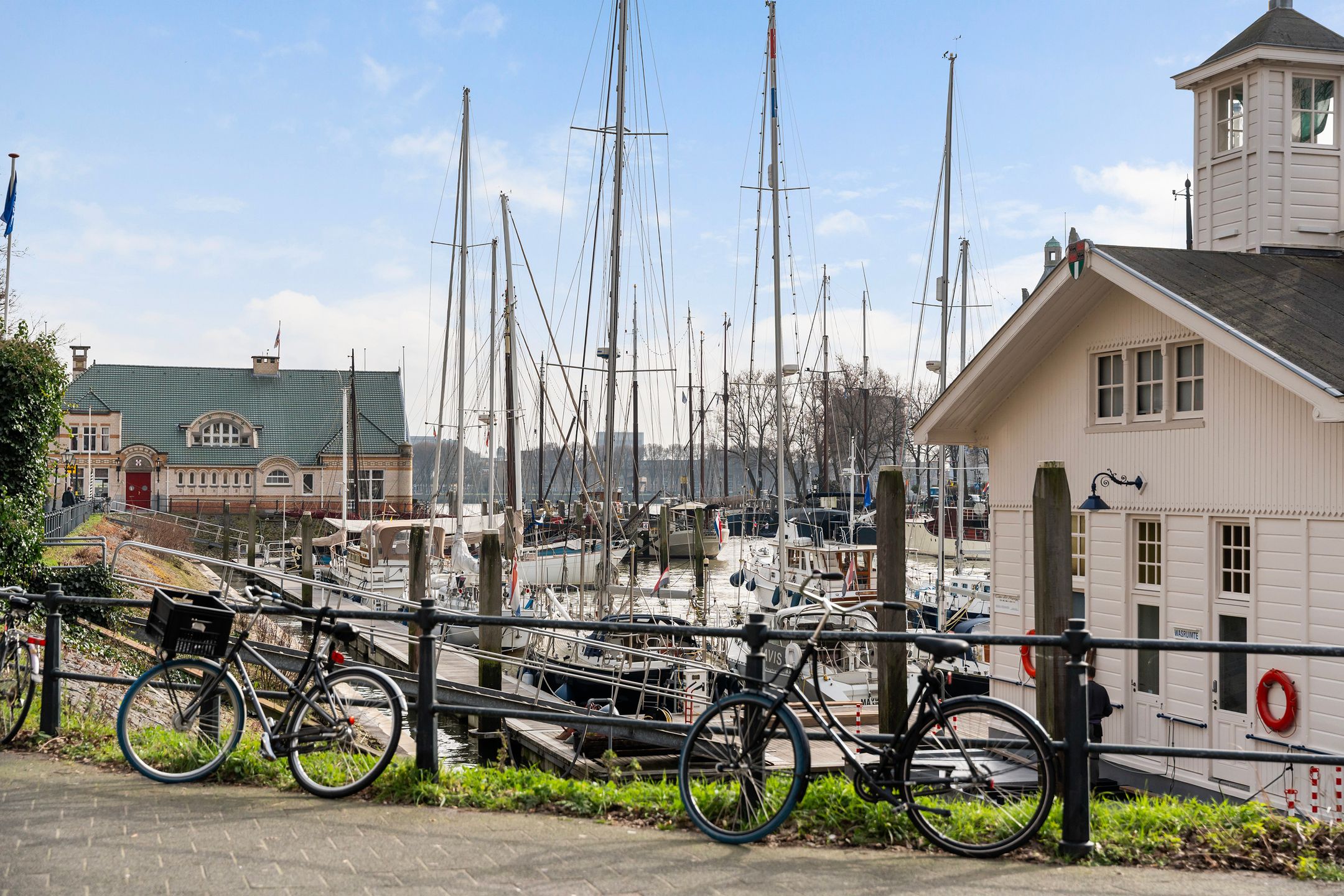 Foto 27 van Van Vollenhovenstraat 3-333