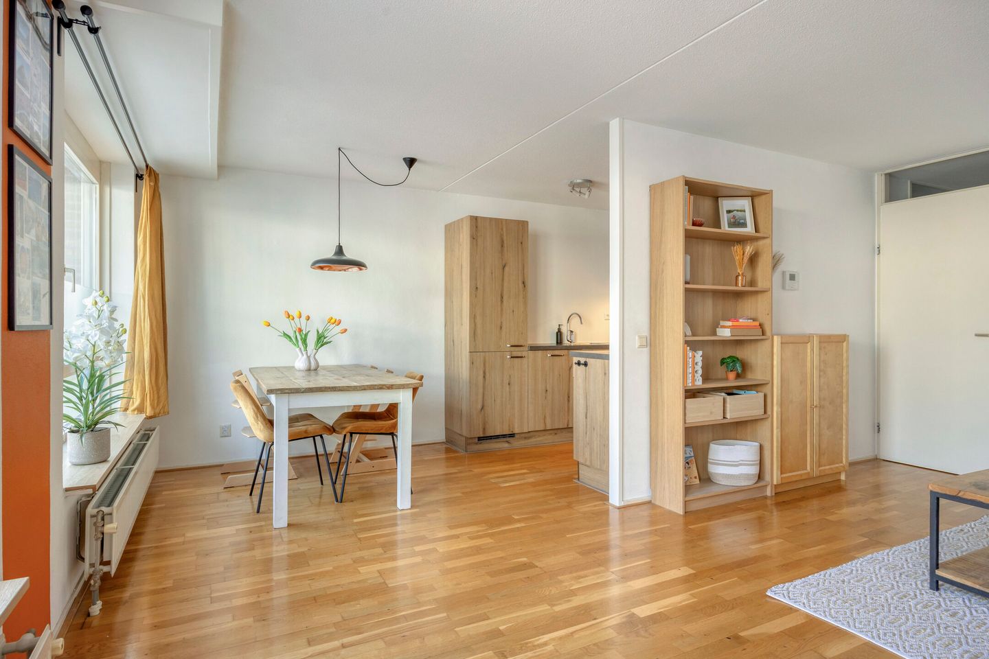 Photo 4 of Graaf van Burenstraat 2-F1