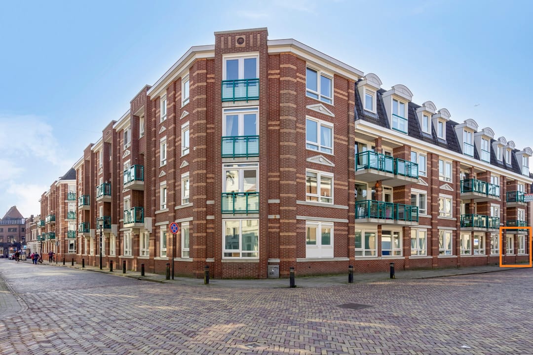 Photo 1 of Graaf van Burenstraat 2-F1