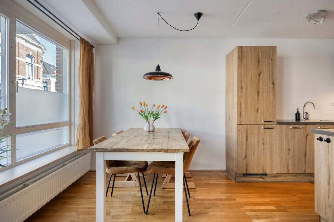 Photo 7 of Graaf van Burenstraat 2-F1