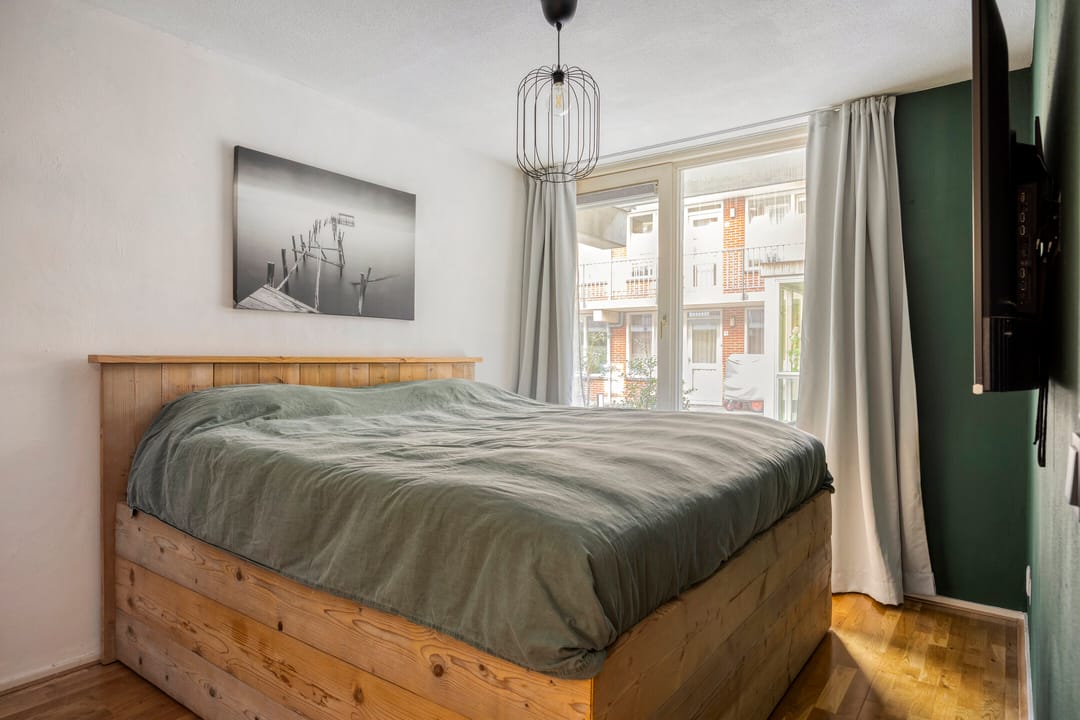 Photo 11 of Graaf van Burenstraat 2-F1