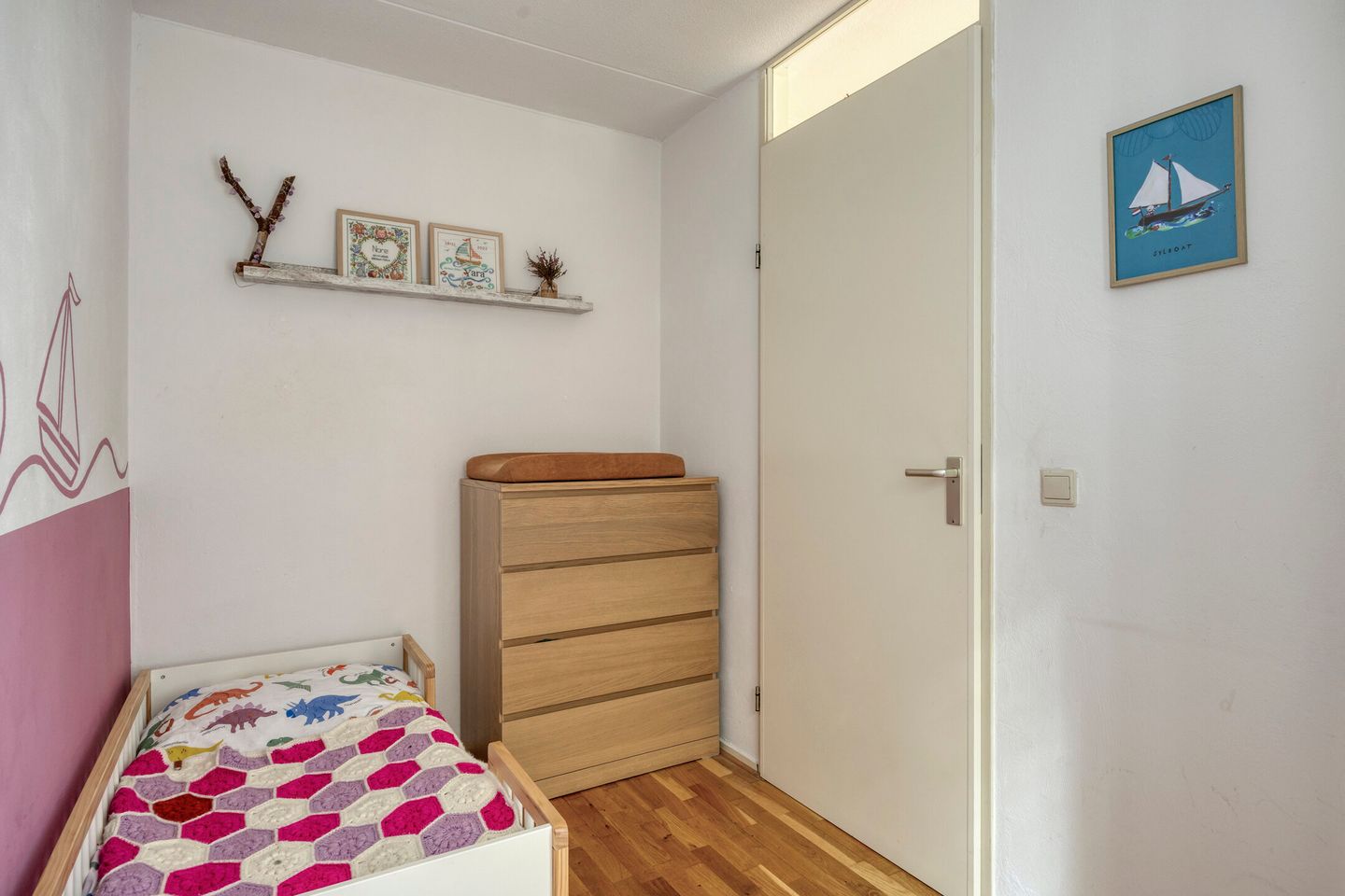 Photo 14 of Graaf van Burenstraat 2-F1