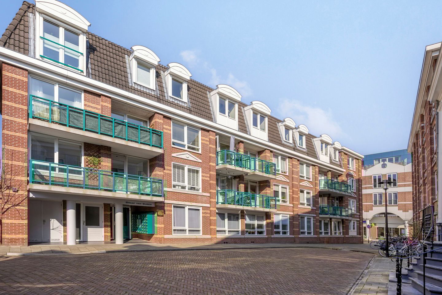 Photo 20 of Graaf van Burenstraat 2-F1