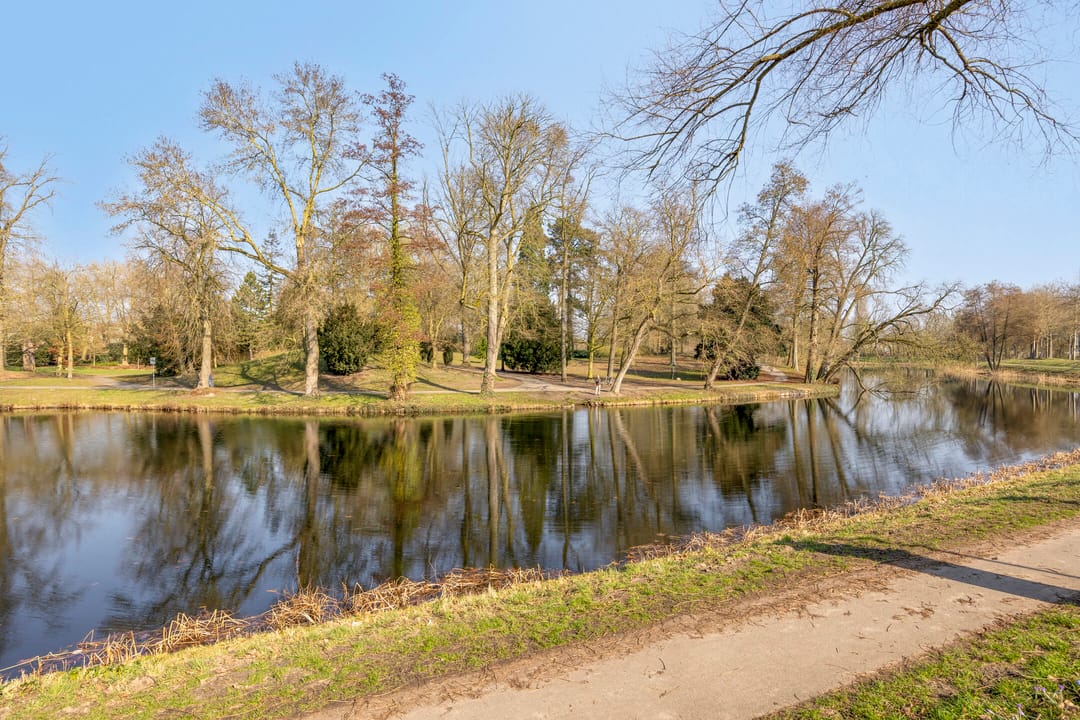 Photo 22 of Graaf van Burenstraat 2-F1